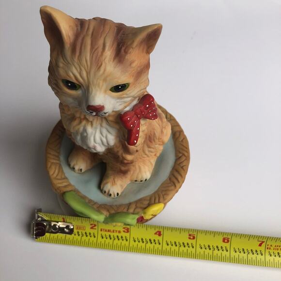 Vintage Tabby Cat Rotating Music Box "Talk To The Animals" Dr. Doolittle WORKS - Picture 8 of 9